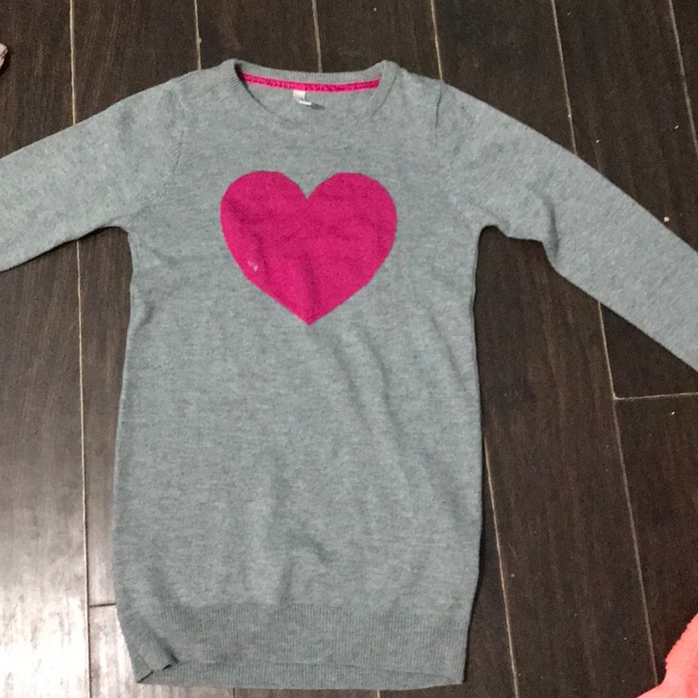 This is a cute long sleeve shirt